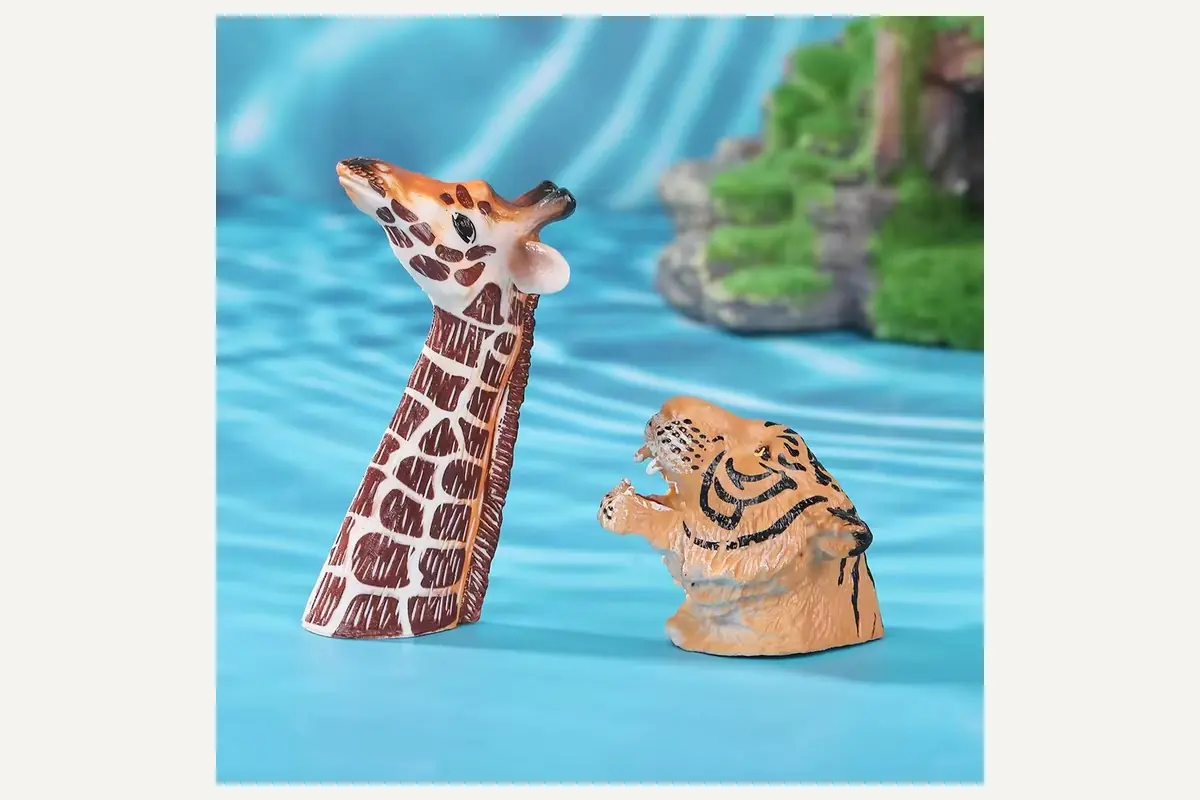 Sculpted giraffe and tiger head refrigerator magnets